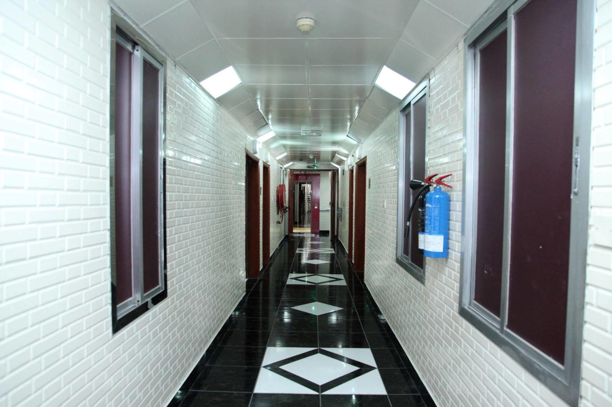 Zaineast Hotel Дубай Экстерьер фото